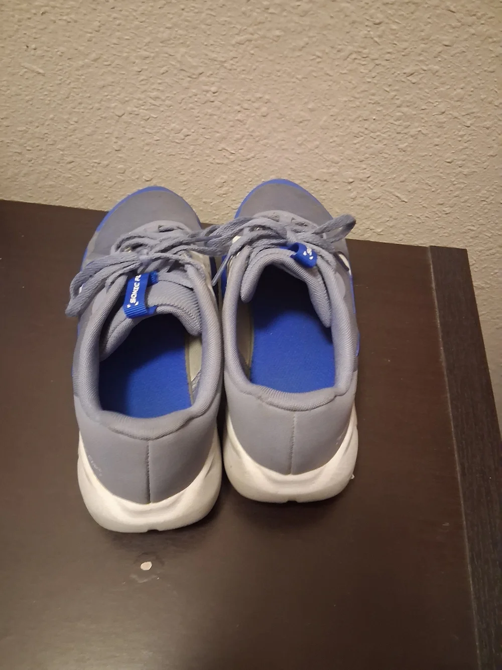 Nike Boys Shoes in Gray and Blue Size 5